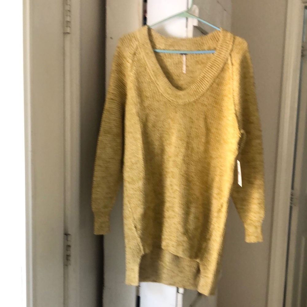 Free People buttercup  tunic sweater size xs